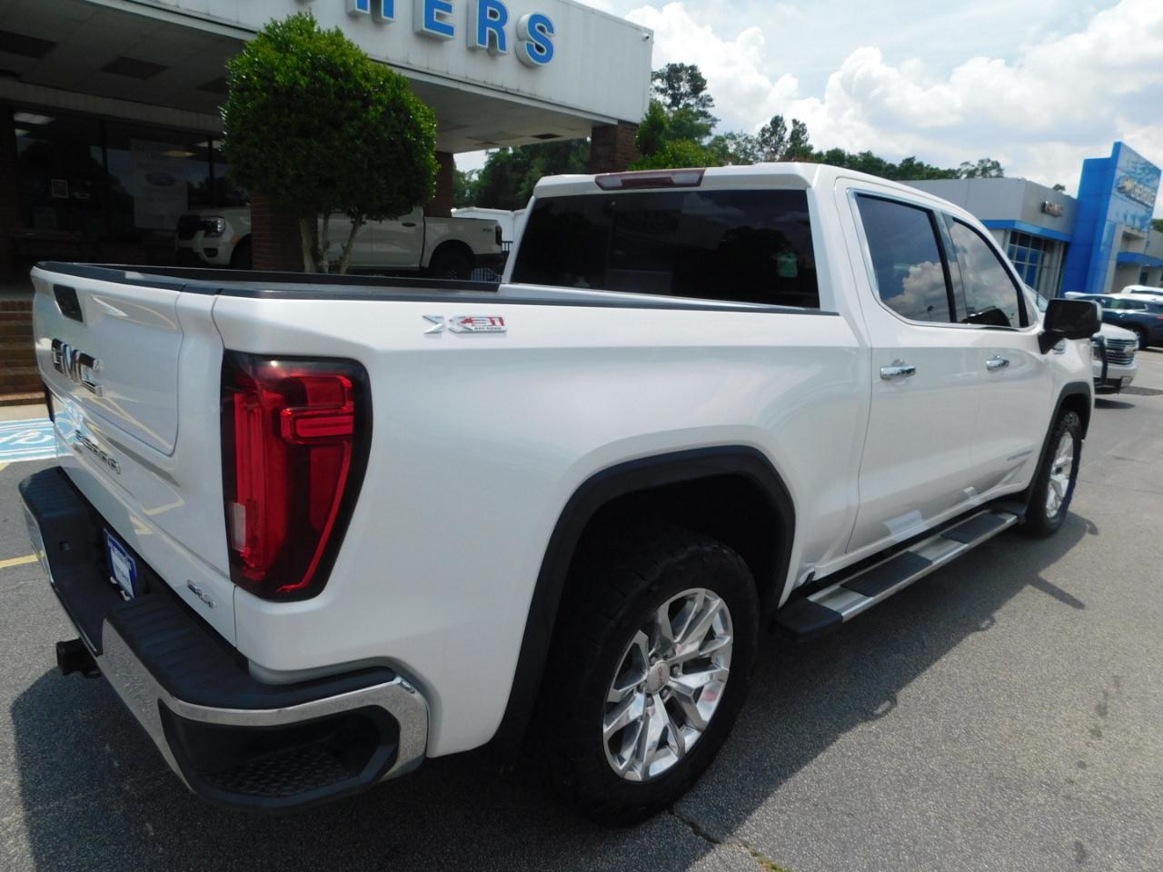 GMC Sierra 1500 4WD Crew Cab 147" SLT 2020