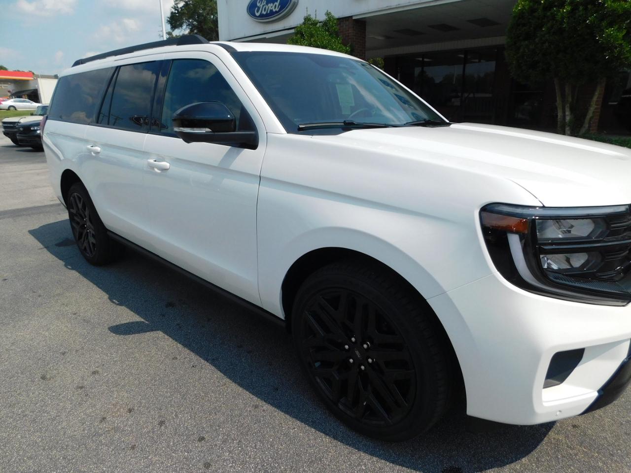 Ford Expedition Max Platinum 4x4 2027