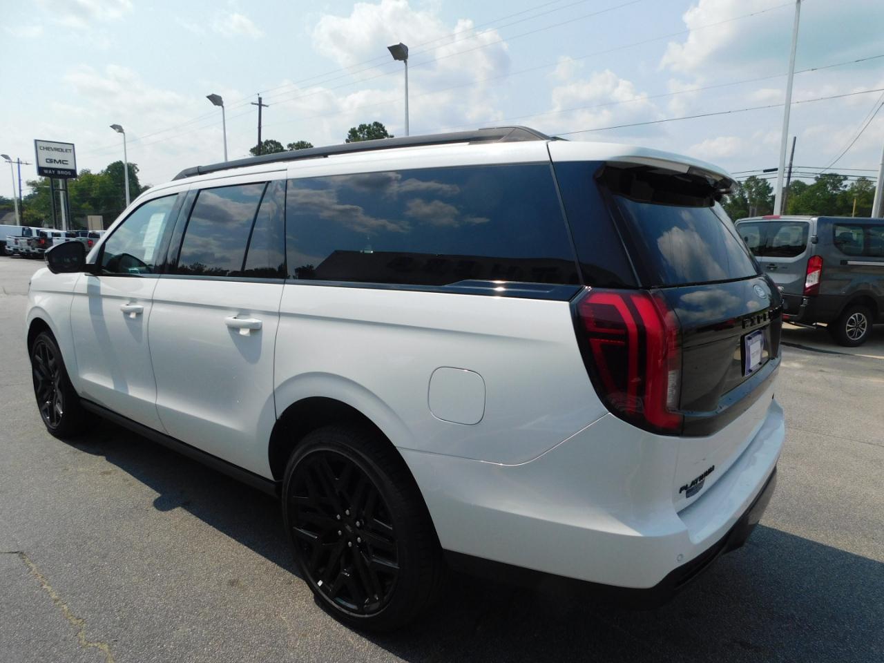 Ford Expedition Max Platinum 4x4 2027