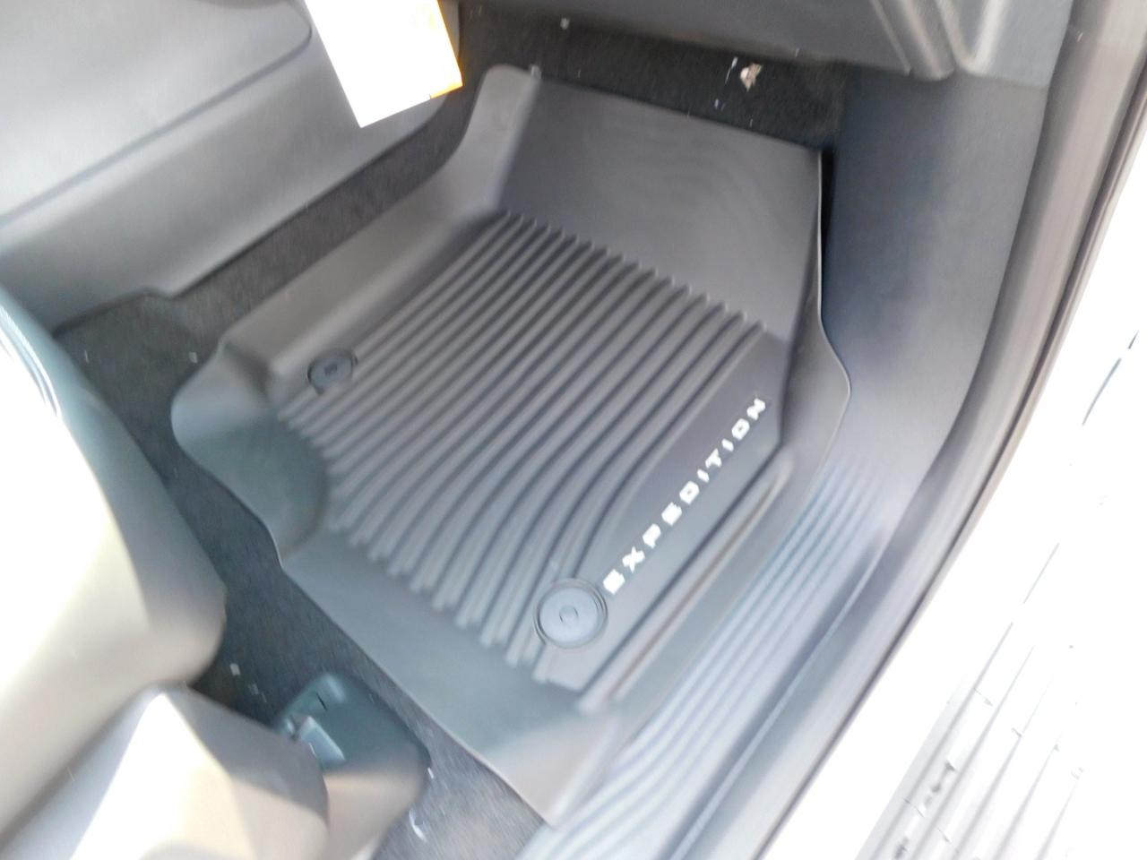Ford Expedition Max Platinum 4x4 2027