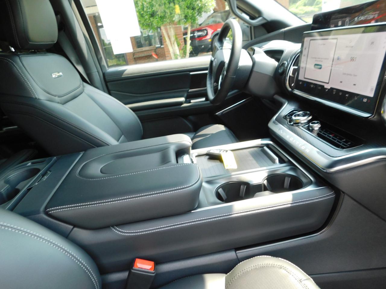 Ford Expedition Max Platinum 4x4 2027