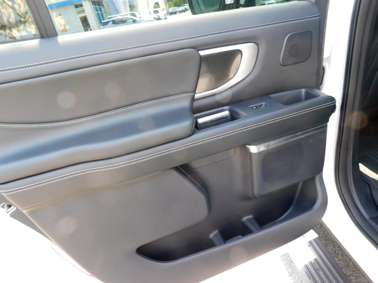 Ford Expedition Max Platinum 4x4 2027