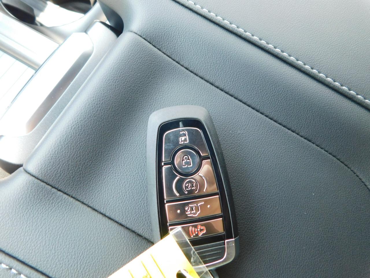 Ford Expedition Max Platinum 4x4 2027