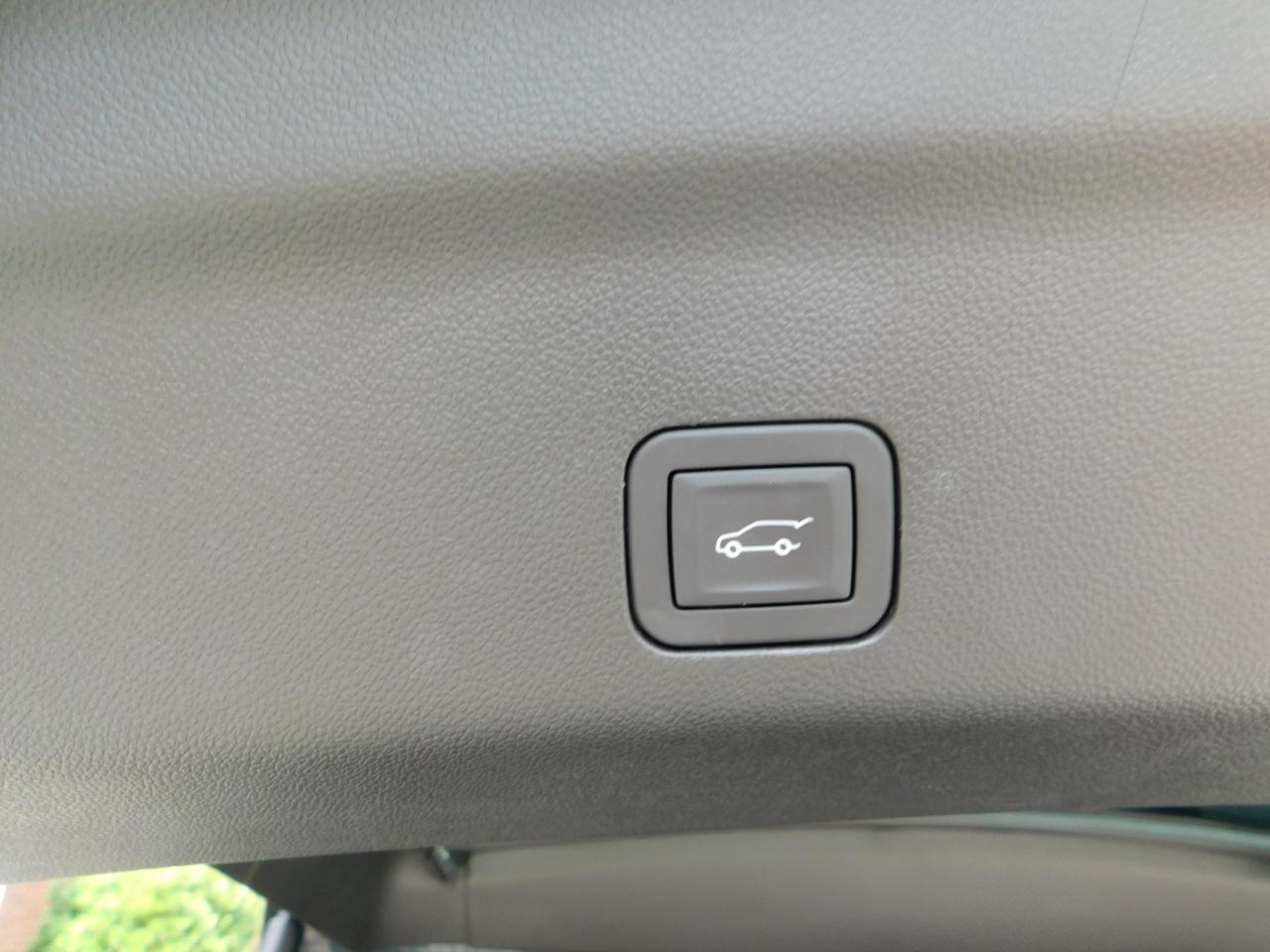 Chevrolet Tahoe 4WD 4dr Z71 2026