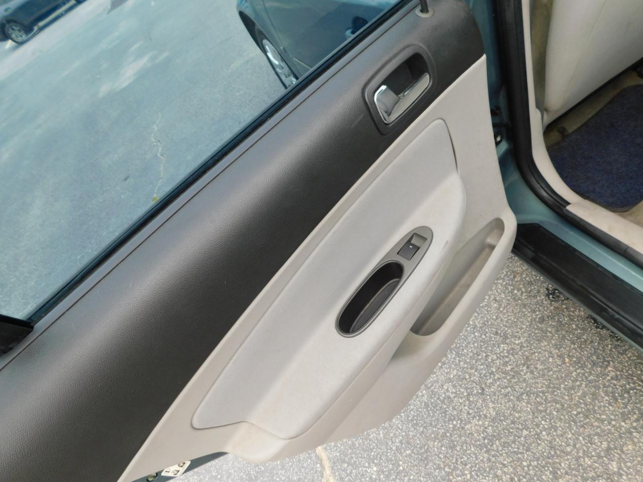 Chevrolet Cobalt 4dr Sdn LT w/1LT 2009