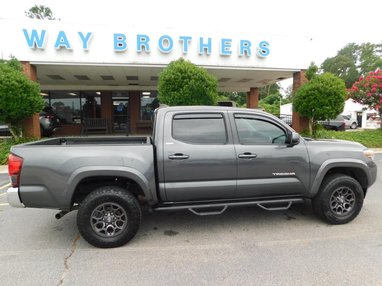 Toyota Tacoma  2018