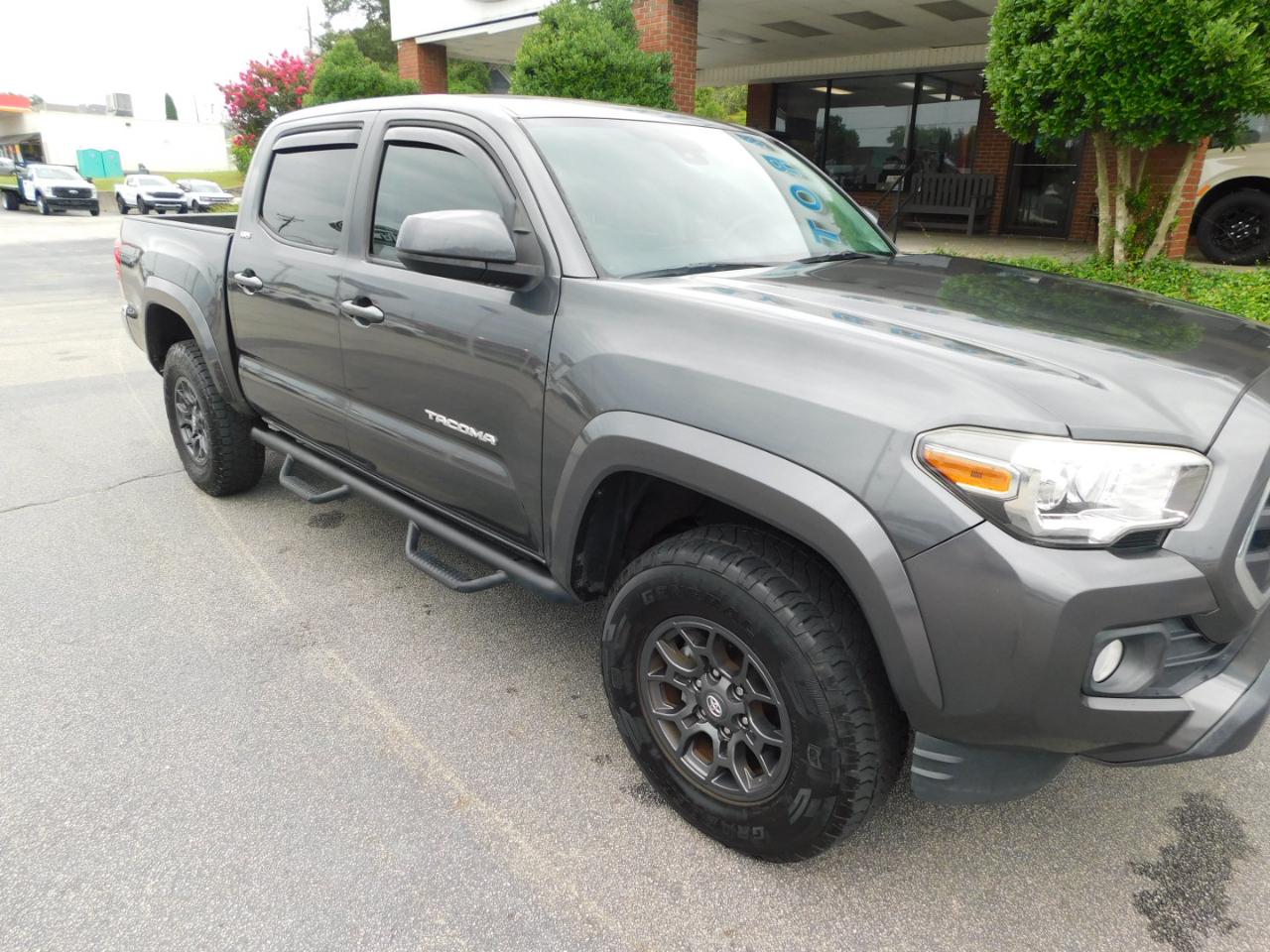 Toyota Tacoma  2018