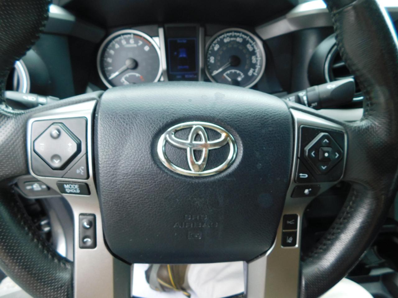 Toyota Tacoma  2018