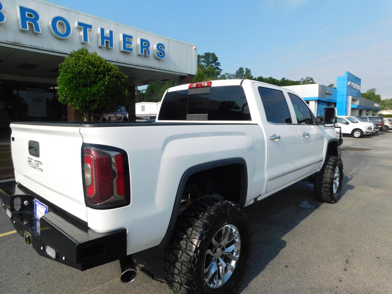 GMC Sierra 1500 4WD Crew Cab 143.5" SLT 2016