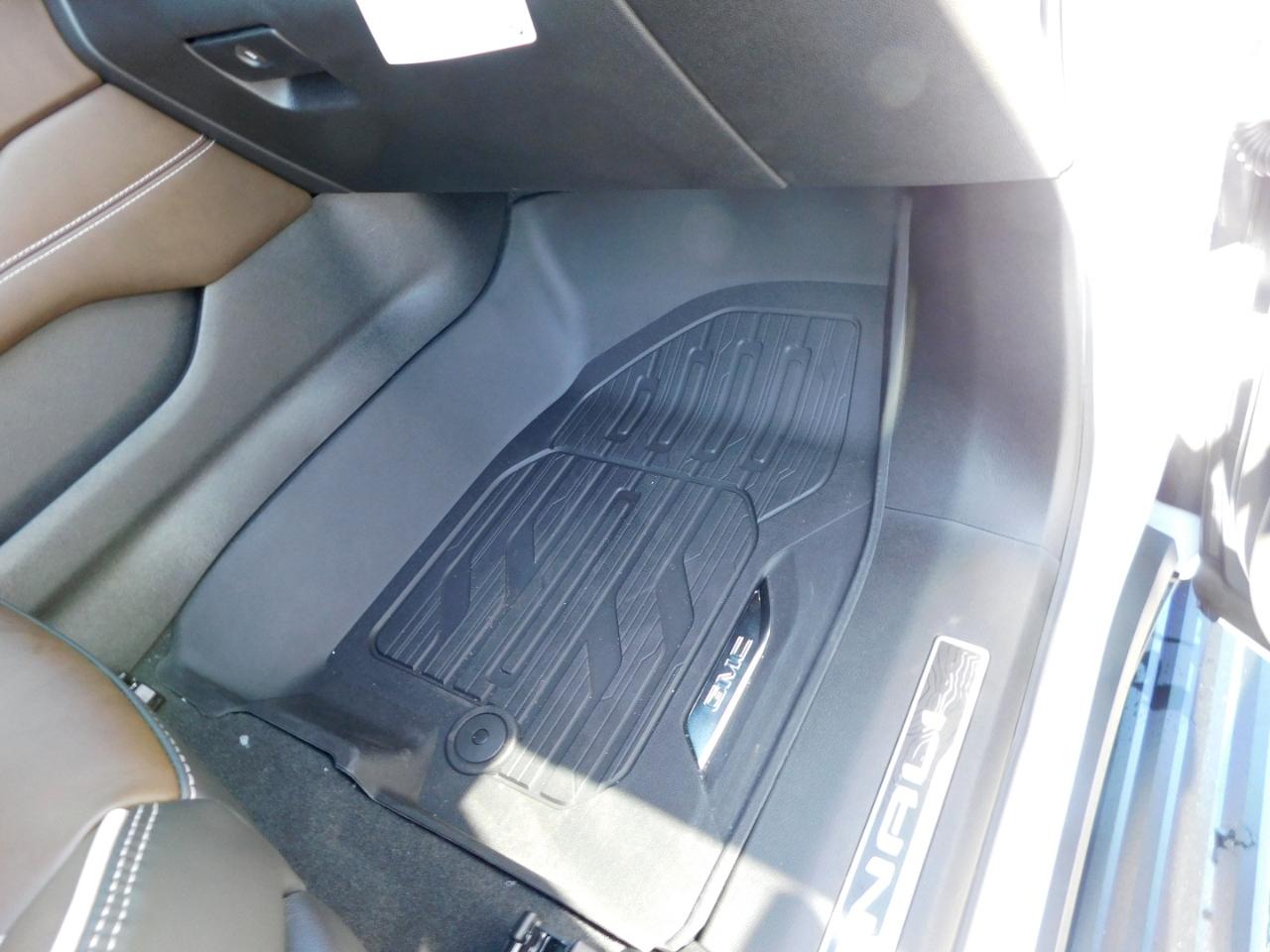 GMC Yukon XL 4WD 4dr Denali Ultimate 2026