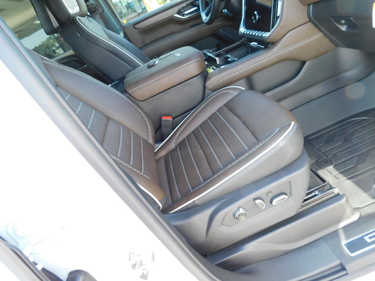 GMC Yukon XL 4WD 4dr Denali Ultimate 2026