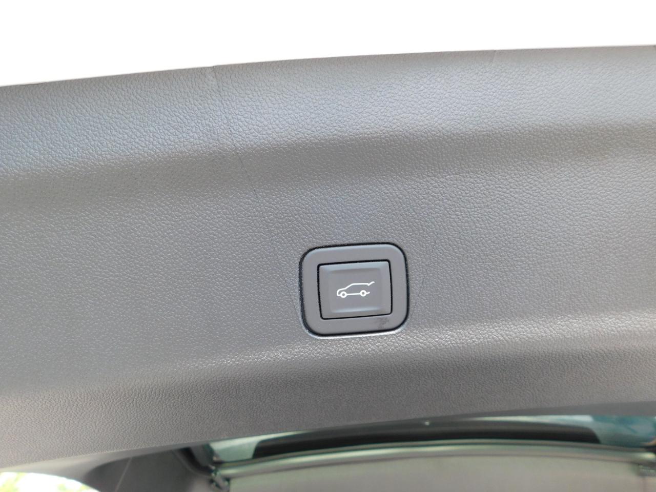 GMC Yukon XL 4WD 4dr Denali Ultimate 2026
