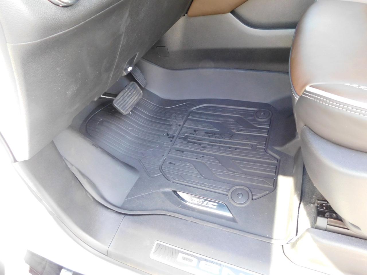 GMC Yukon XL 4WD 4dr Denali Ultimate 2026