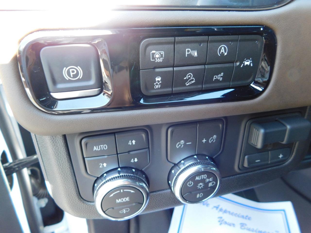 GMC Yukon XL 4WD 4dr Denali Ultimate 2026