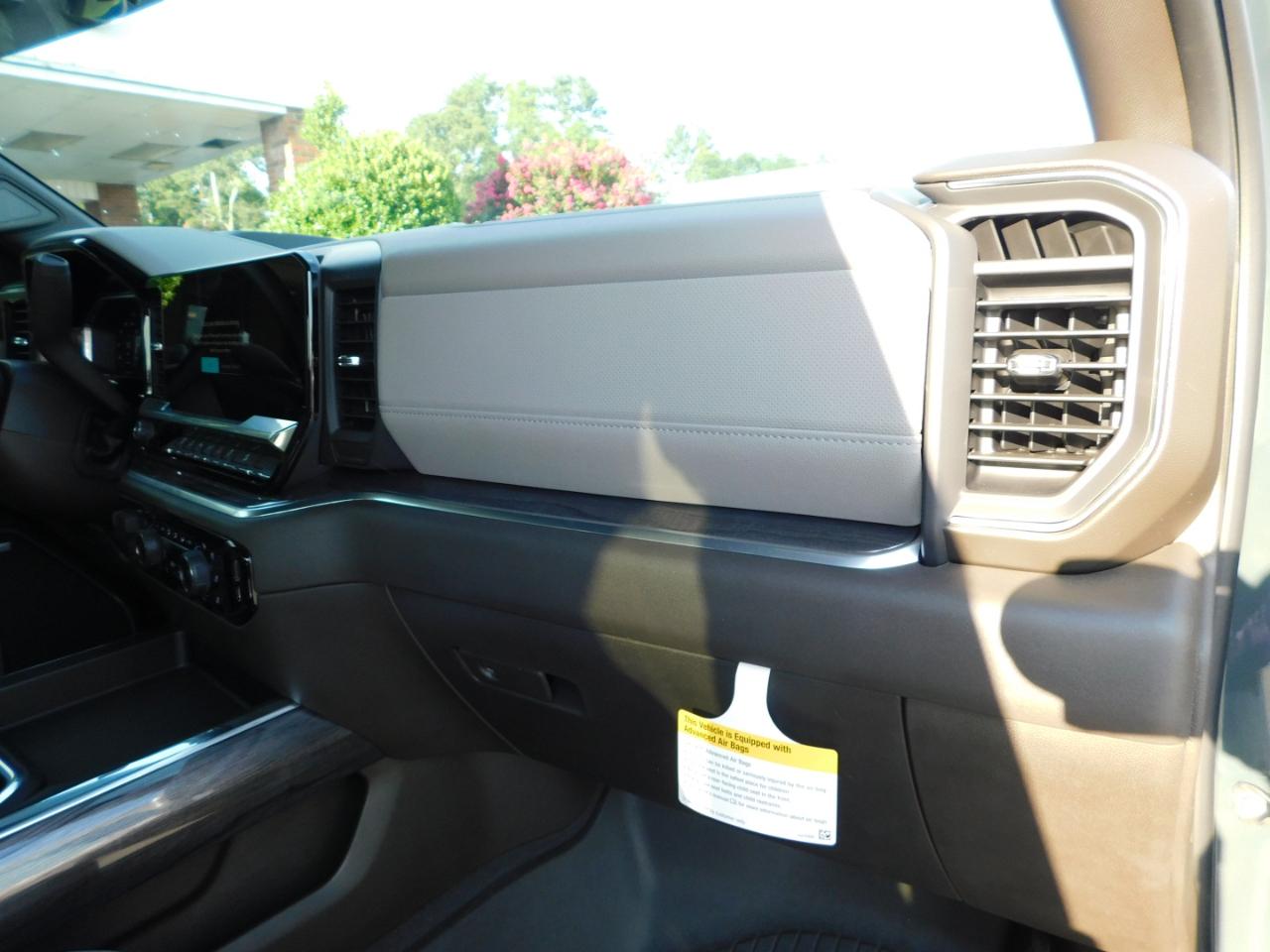 Chevrolet Silverado 2500HD 4WD Crew Cab 159" LTZ 2026