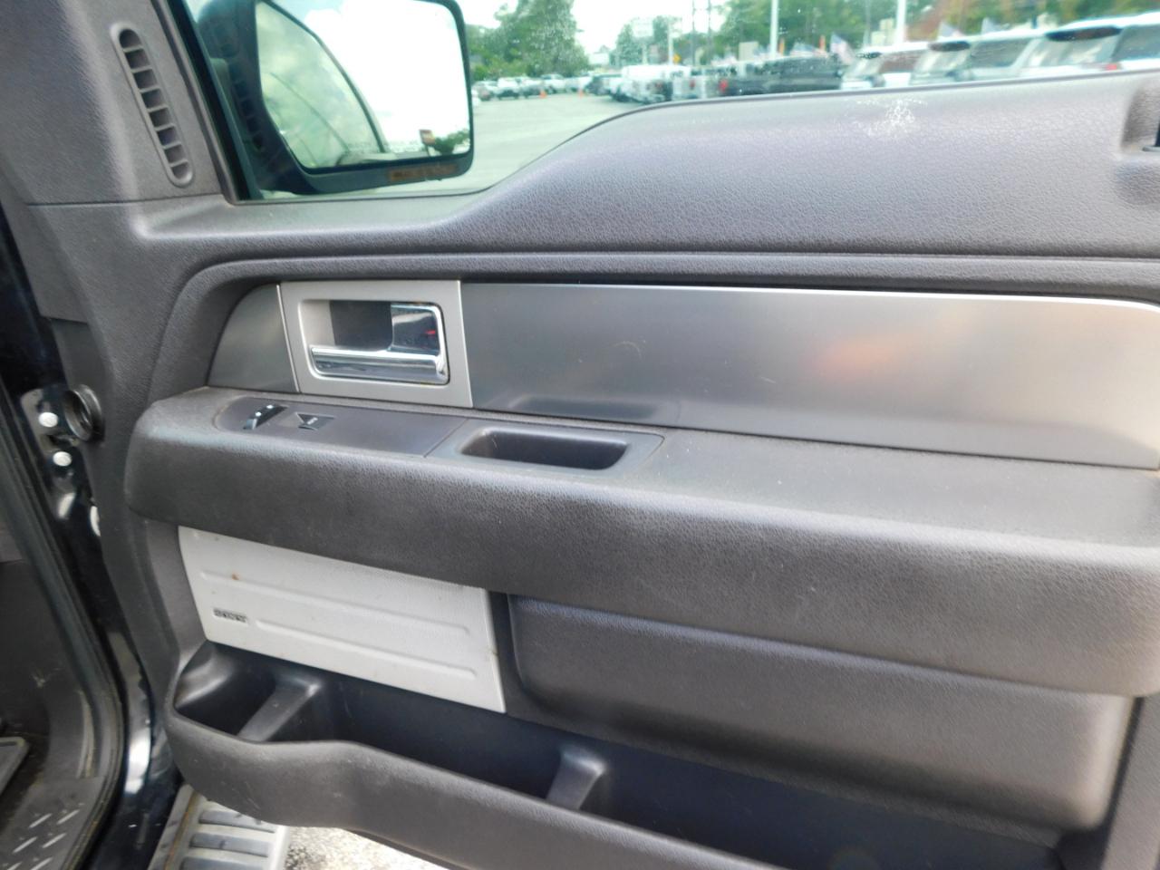 Ford F-150 4WD SuperCrew 145" XL 2013