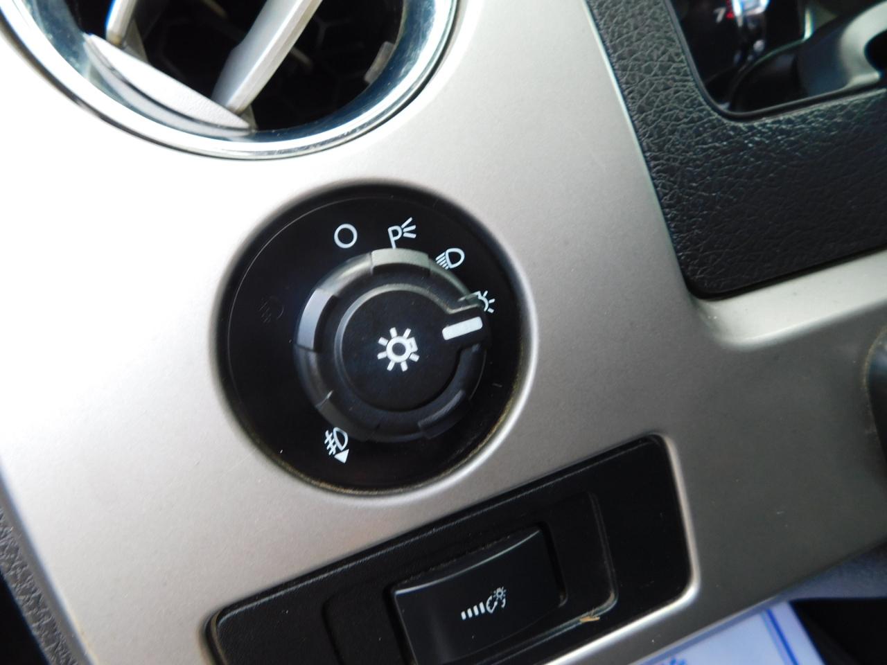 Ford F-150 4WD SuperCrew 145" XL 2013