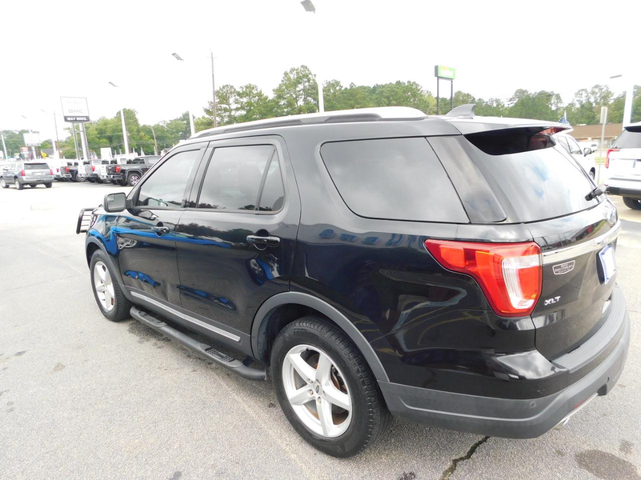 Ford Explorer XLT FWD 2019