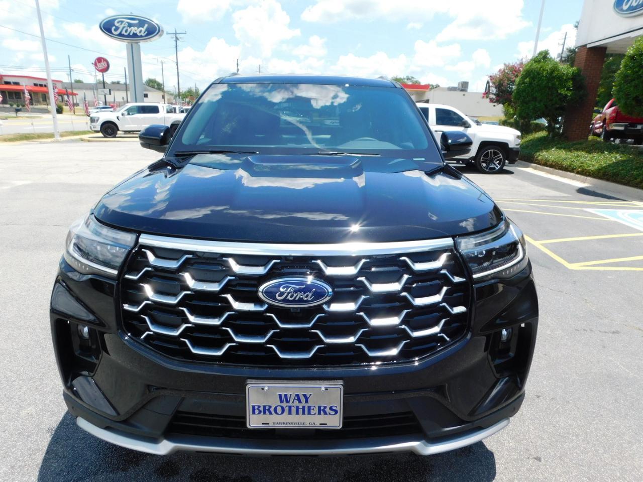 Ford Explorer Platinum RWD 2026
