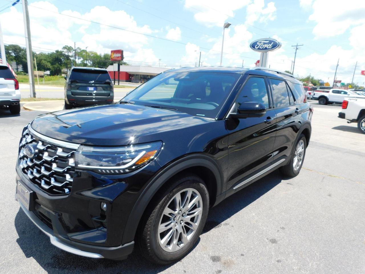 Ford Explorer Platinum RWD 2026