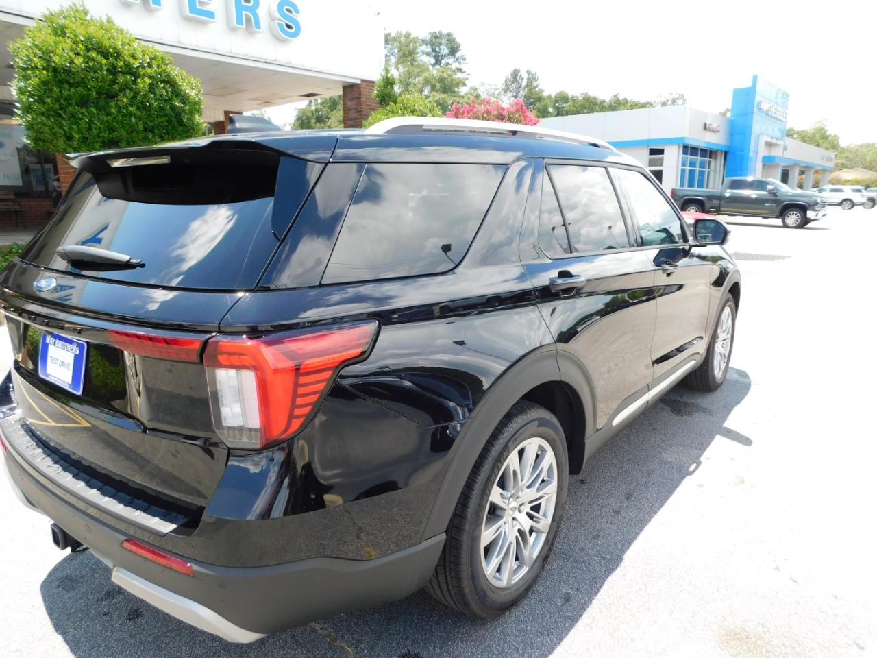 Ford Explorer Platinum RWD 2026