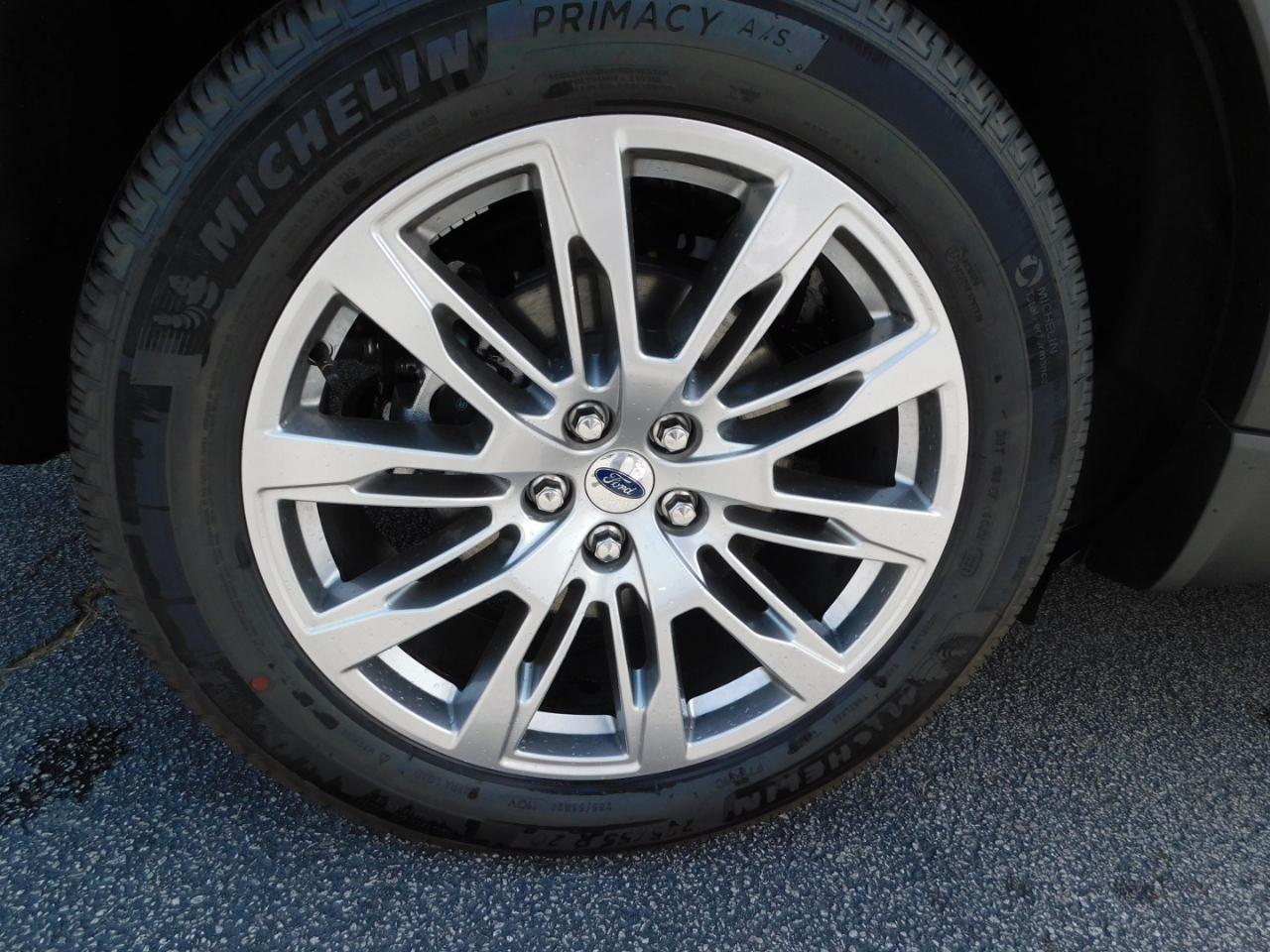 Ford Explorer Platinum RWD 2026
