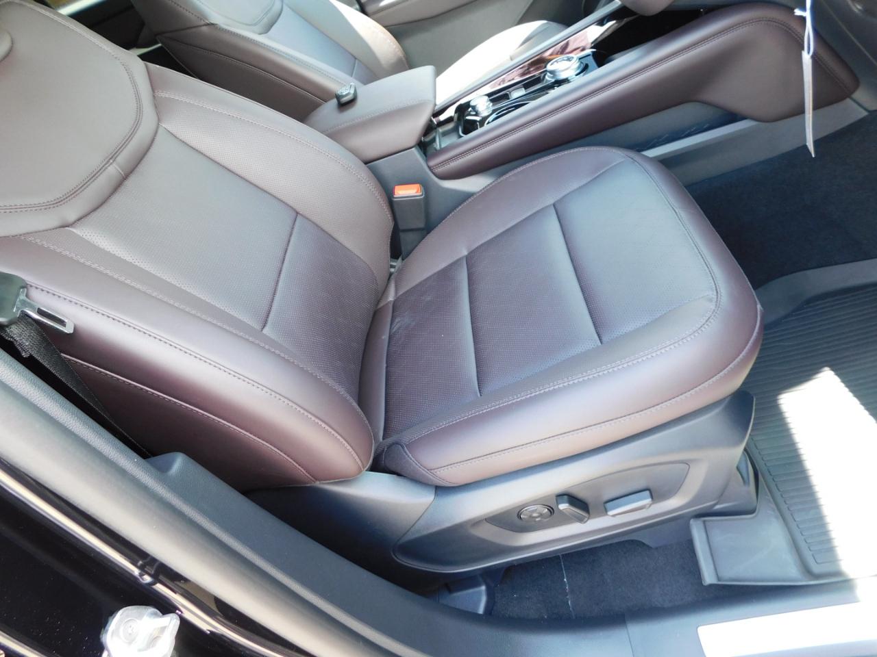 Ford Explorer Platinum RWD 2026