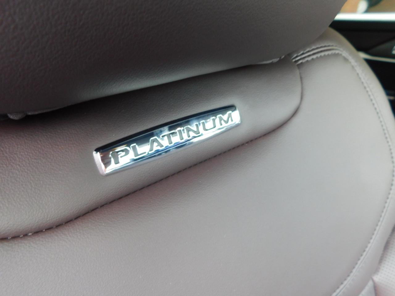 Ford Explorer Platinum RWD 2026