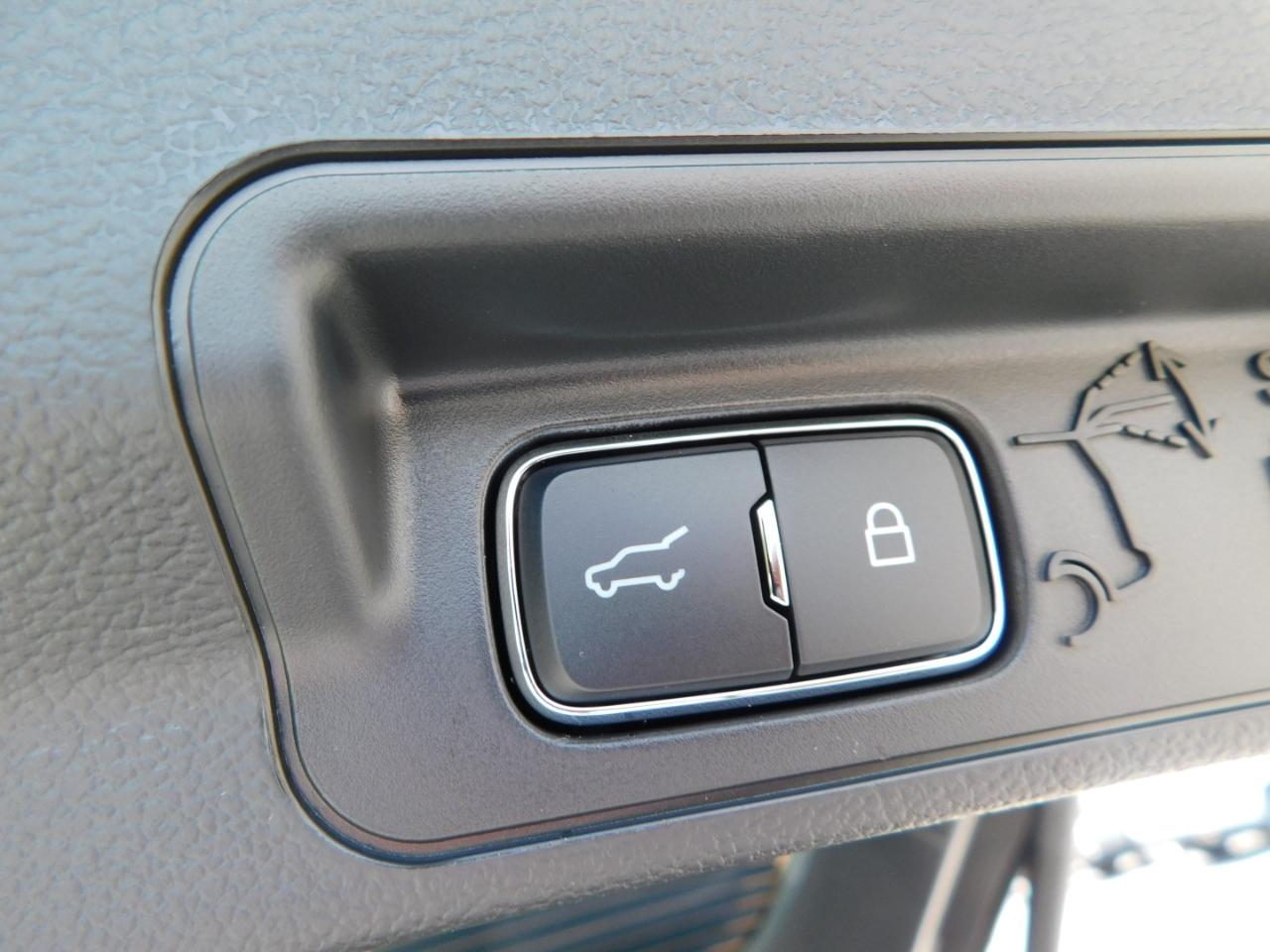 Ford Explorer Platinum RWD 2026