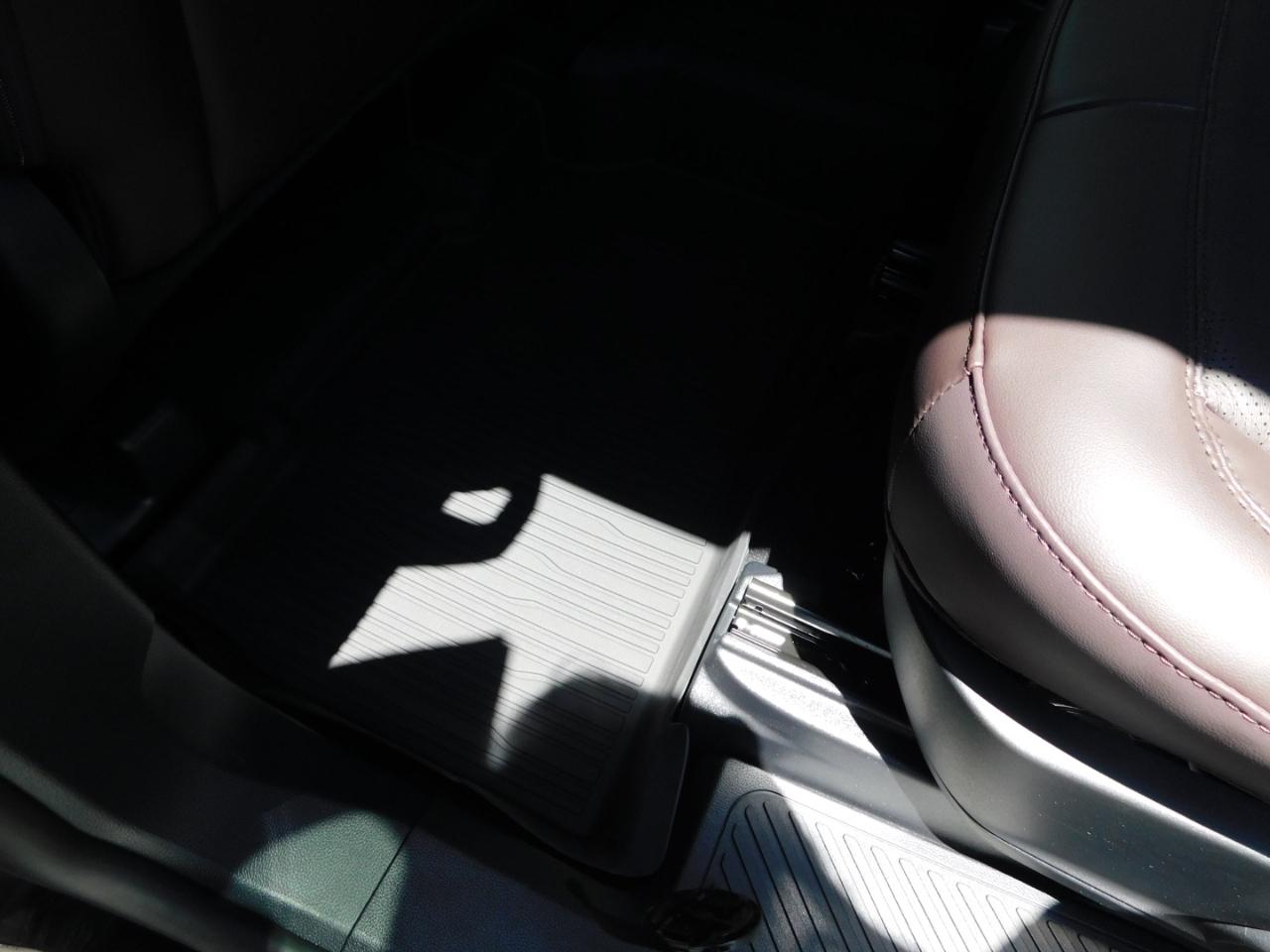Ford Explorer Platinum RWD 2026