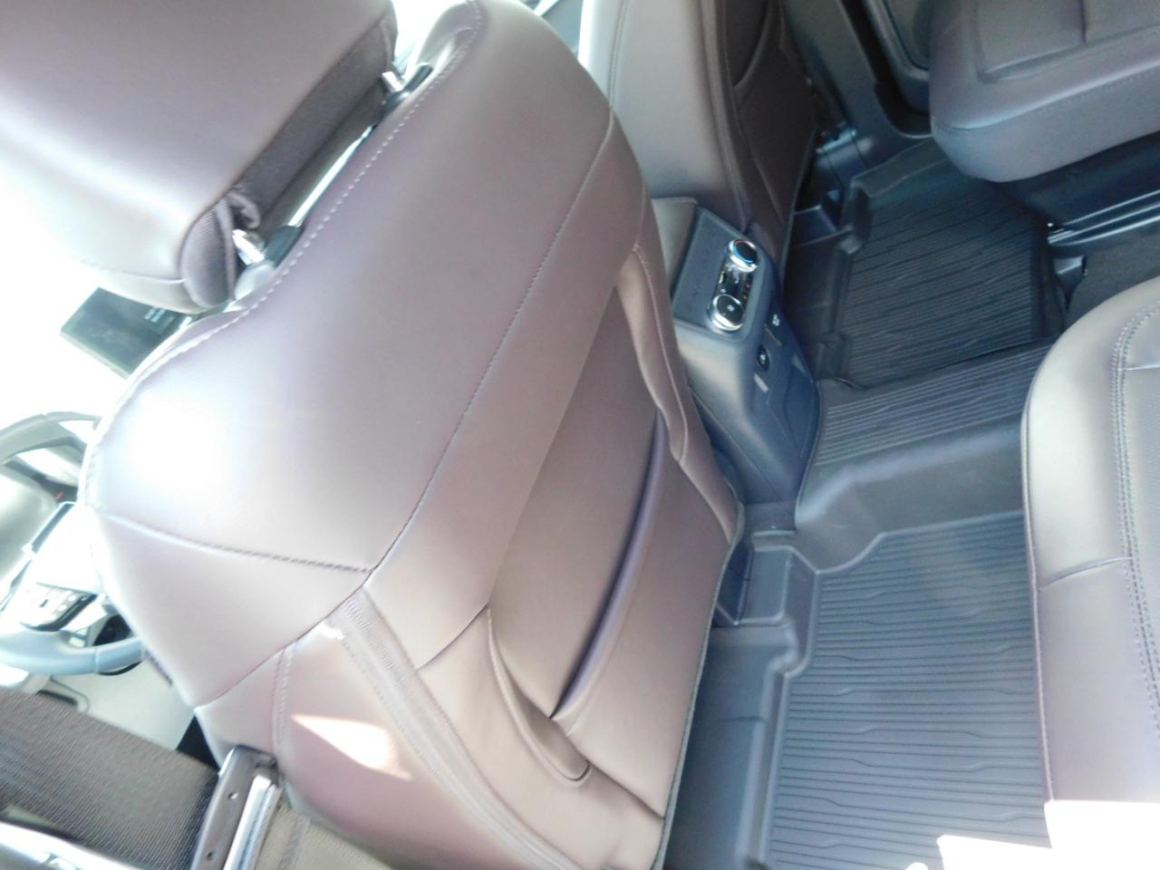 Ford Explorer Platinum RWD 2026