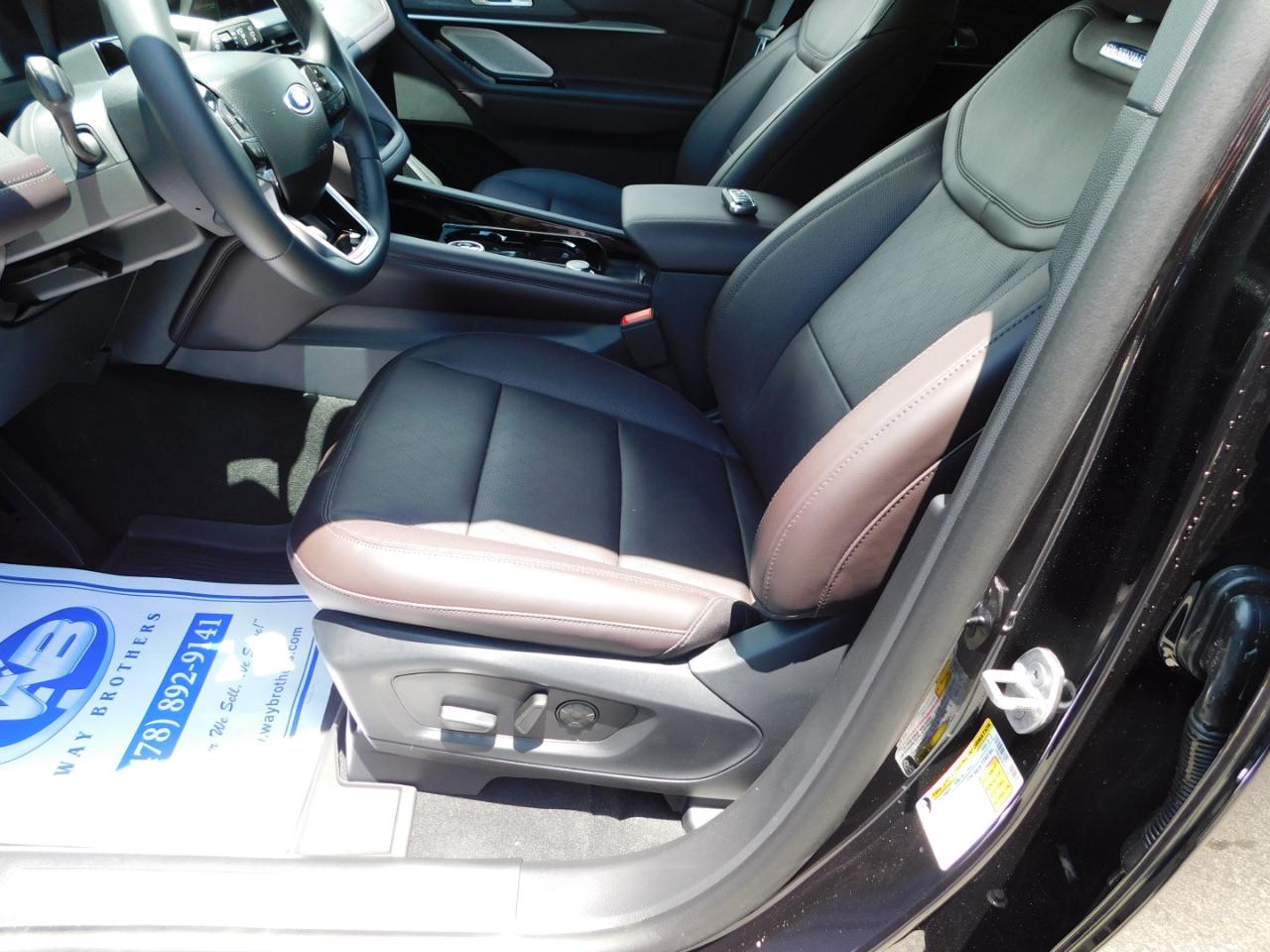 Ford Explorer Platinum RWD 2026