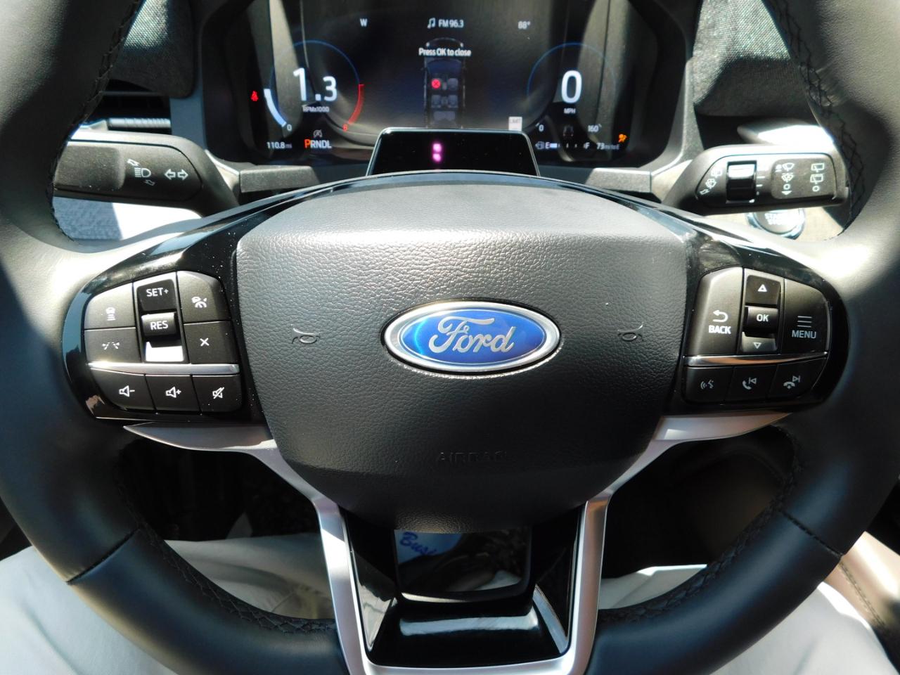 Ford Explorer Platinum RWD 2026