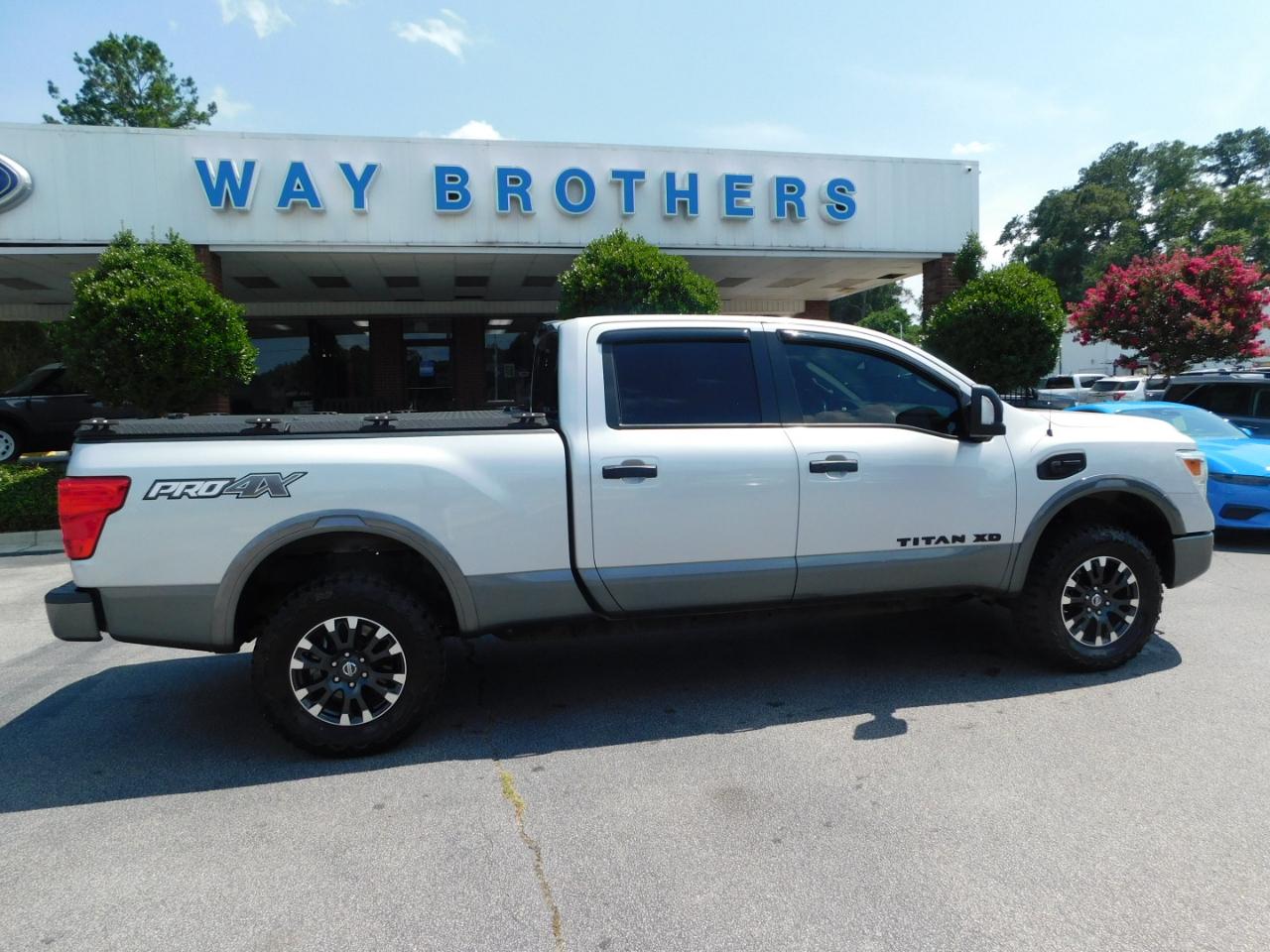 2018 Nissan Titan XD 4X4 DIESEL CREW CAB PRO-4