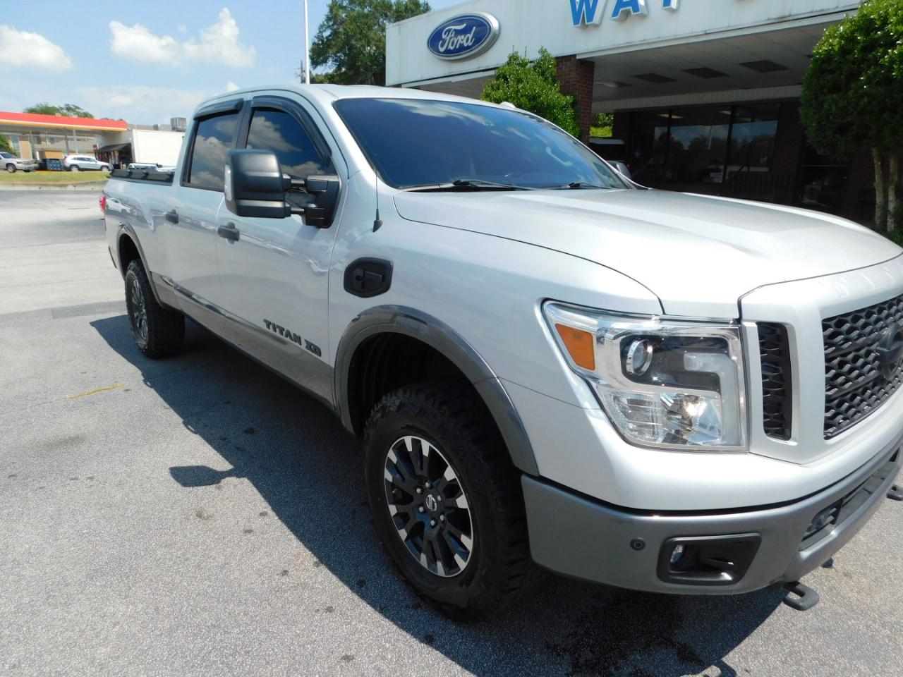 Nissan Titan XD  2018