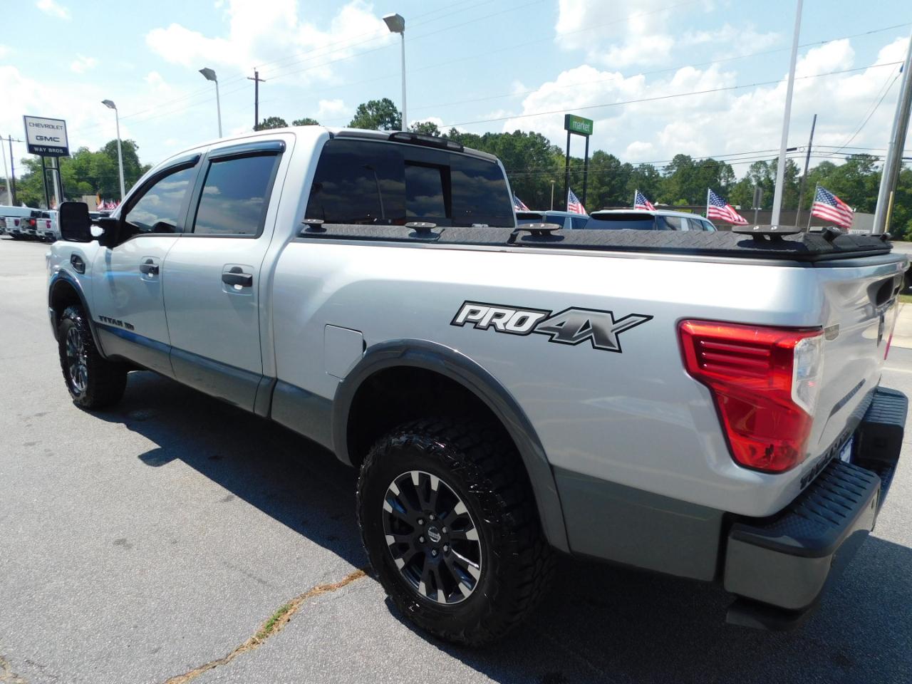 Nissan Titan XD  2018