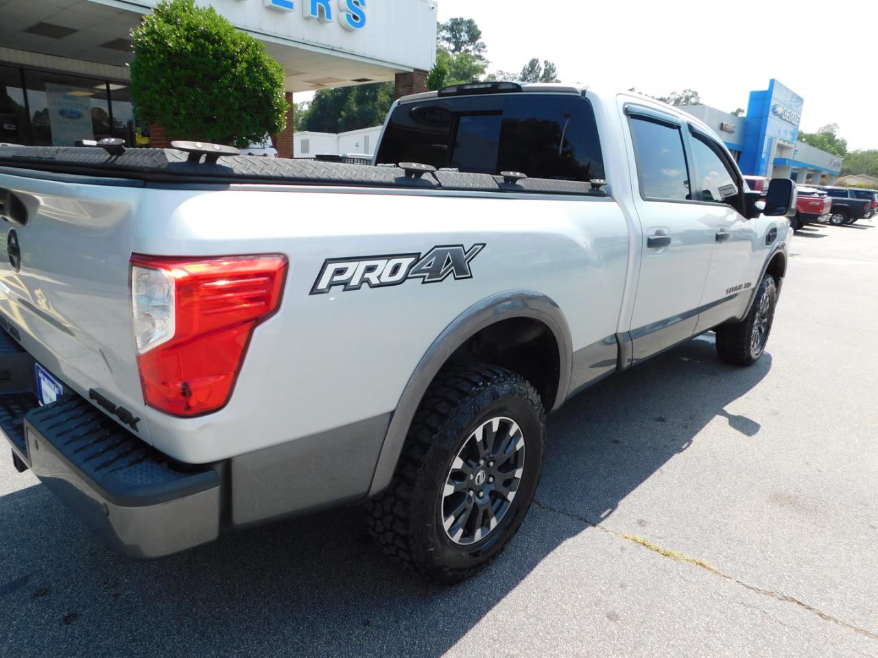 Nissan Titan XD  2018