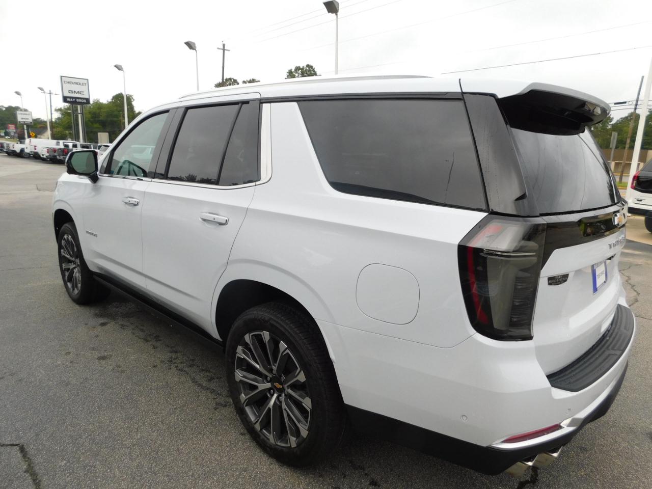 Chevrolet Tahoe 4WD 4dr High Country 2026