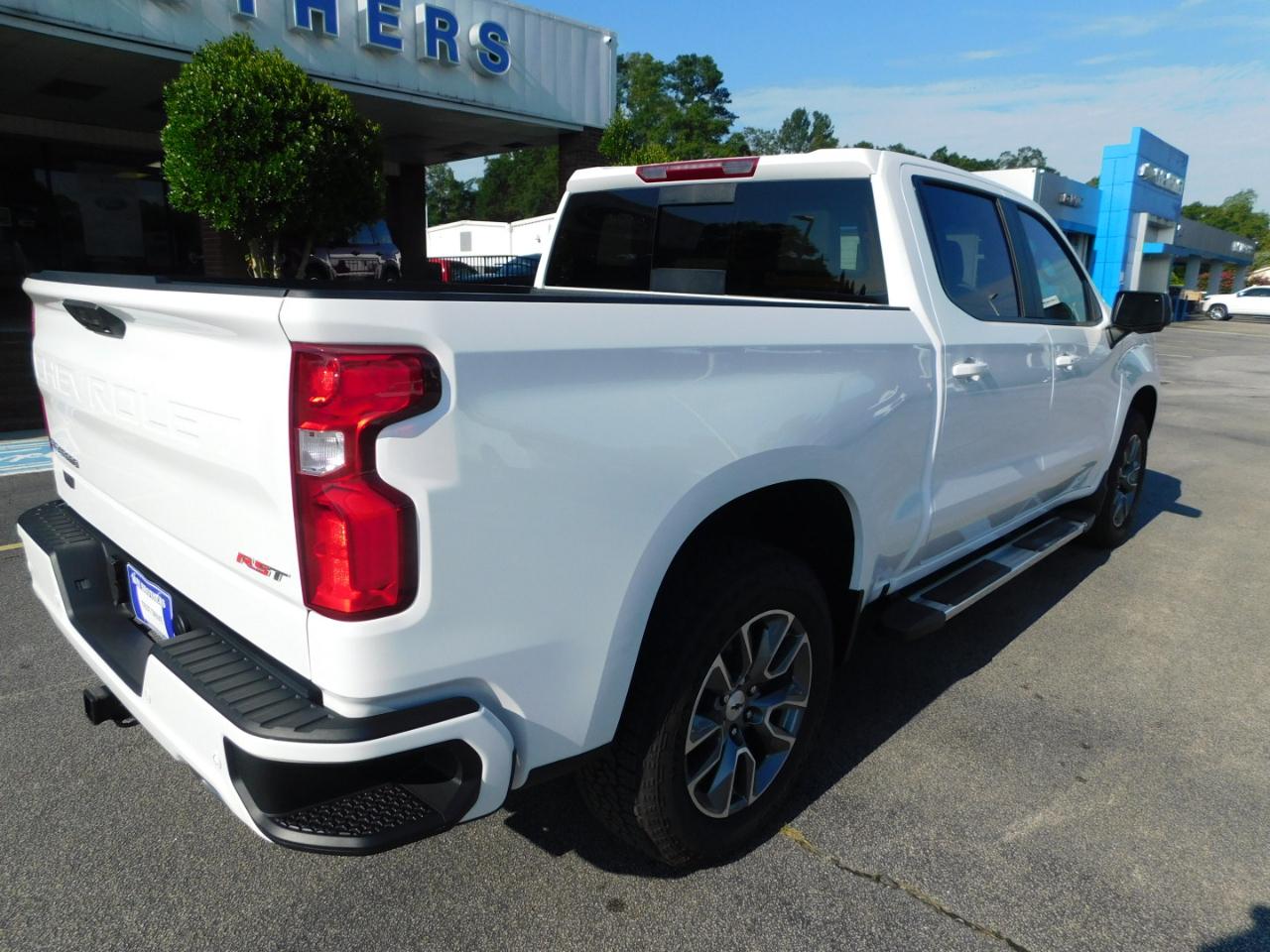 Chevrolet Silverado 1500 4WD Crew Cab 147" RST 2026