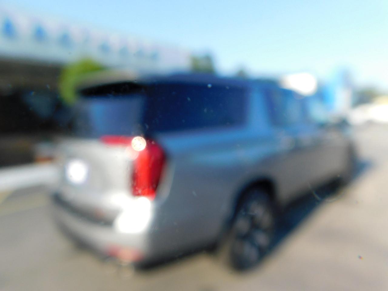 GMC Yukon XL 4WD 4dr AT4 Ultimate 2026