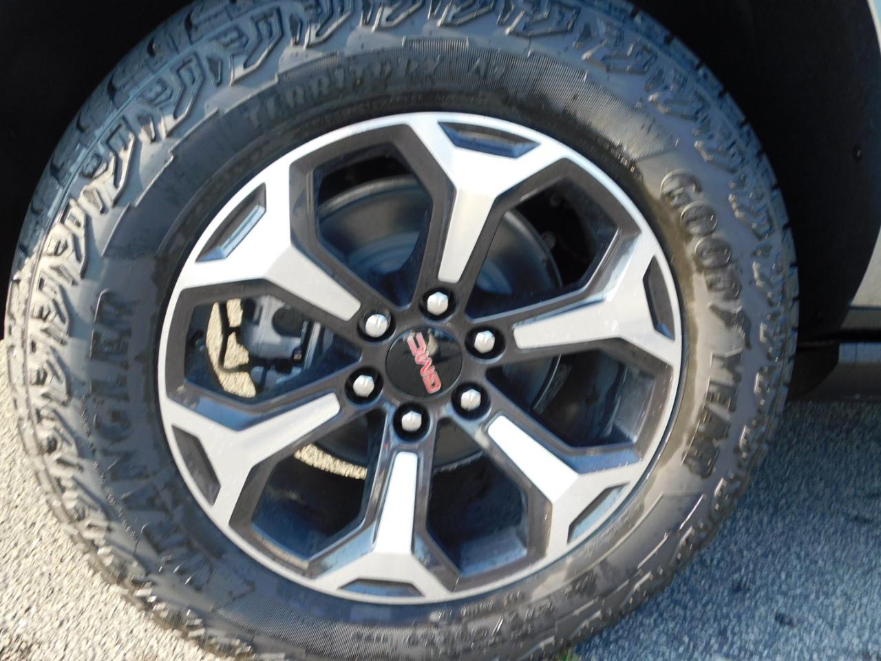 GMC Yukon XL 4WD 4dr AT4 Ultimate 2026