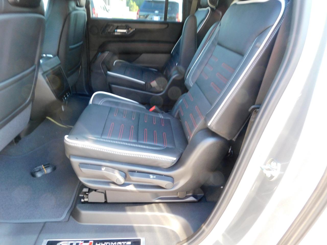 GMC Yukon XL 4WD 4dr AT4 Ultimate 2026