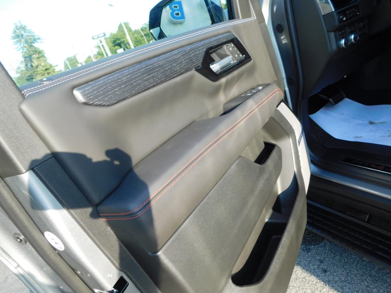 GMC Yukon XL 4WD 4dr AT4 Ultimate 2026