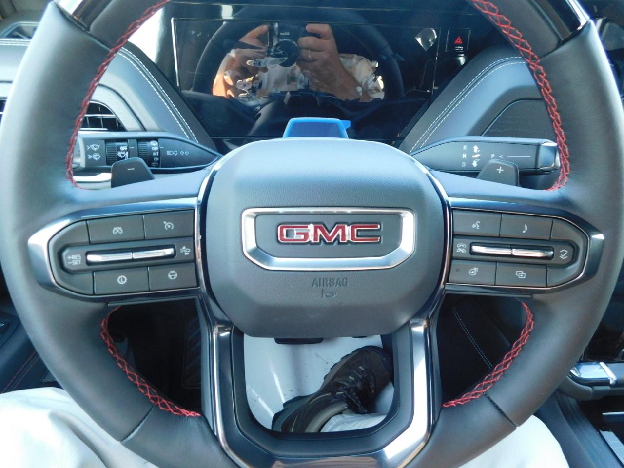 GMC Yukon XL 4WD 4dr AT4 Ultimate 2026