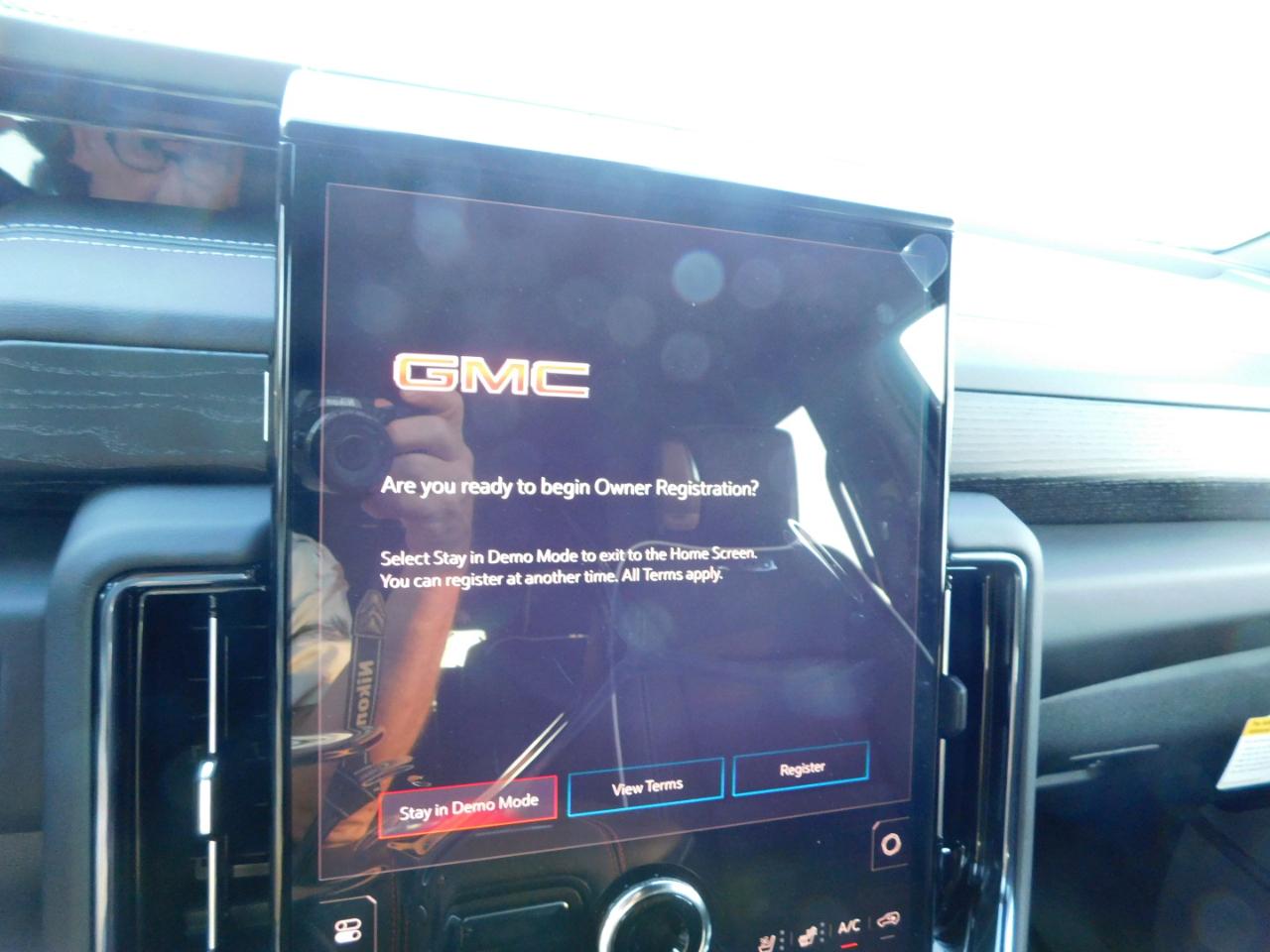 GMC Yukon XL 4WD 4dr AT4 Ultimate 2026