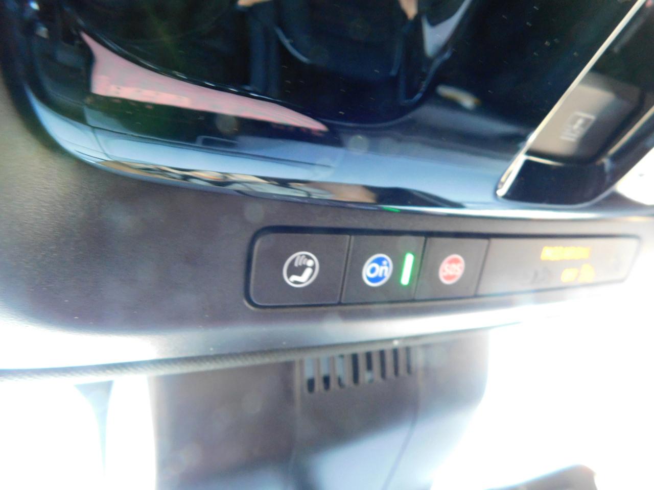 GMC Yukon XL 4WD 4dr AT4 Ultimate 2026
