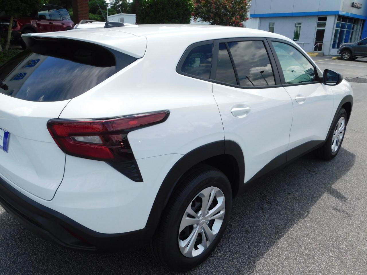 Chevrolet Trax FWD 4dr LS 2026