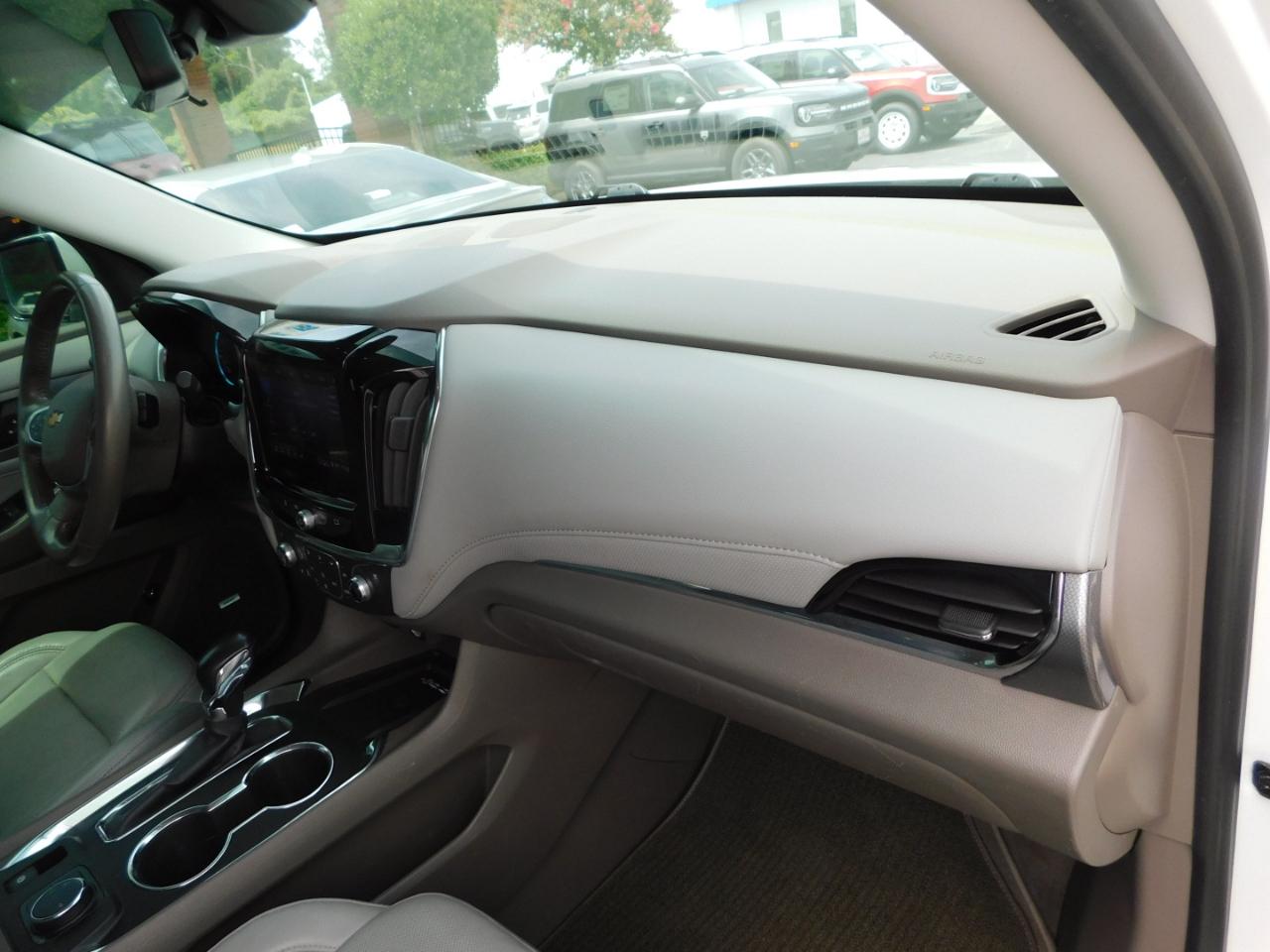 Chevrolet Traverse FWD 4dr Premier 2021