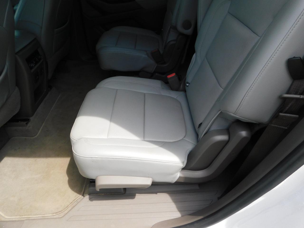 Chevrolet Traverse FWD 4dr Premier 2021