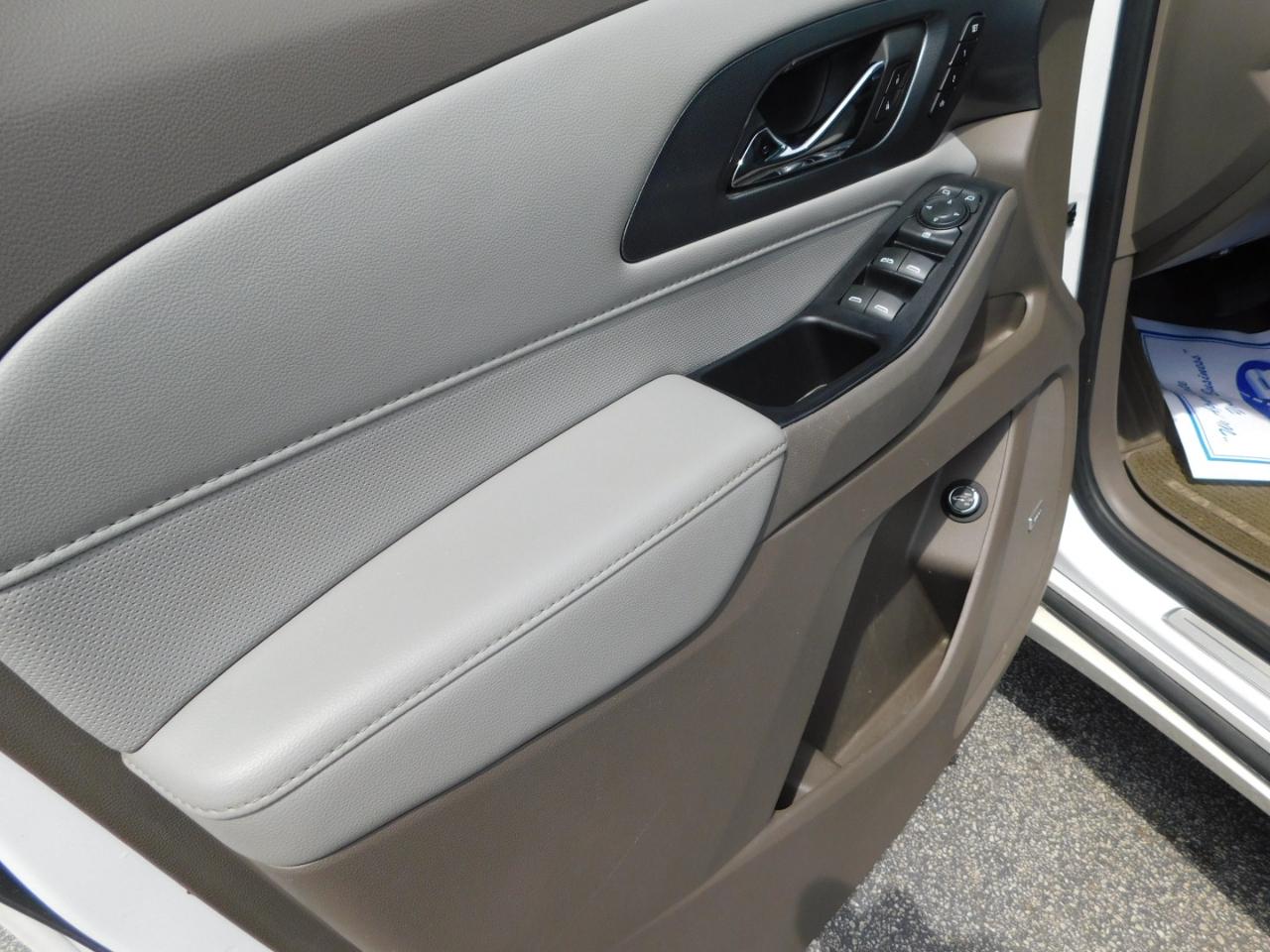 Chevrolet Traverse FWD 4dr Premier 2021